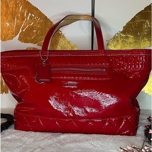 Beautiful poppy red coach bag in new condition 💕
